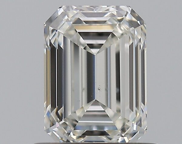 0.9 carat, H colour, VS2 clarity, Emerald shape, Natural Diamond.