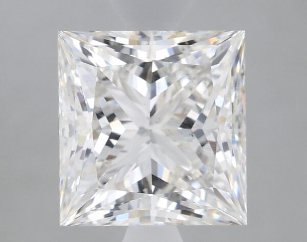 2.21 carat, F colour, VS2 clarity, Princess shape, Lab Grown Diamond.