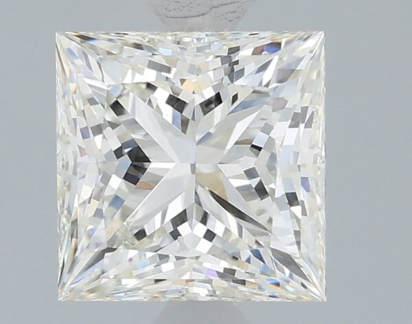 1.66 carat, G colour, VS2 clarity, Princess shape, Lab Grown Diamond.
