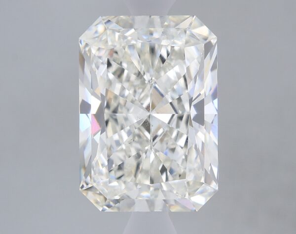 3.32 carat, G colour, VS2 clarity, Radiant shape, Lab Grown Diamond.