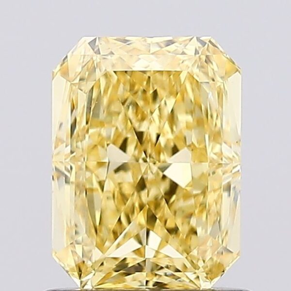 1 carat,  colour, VS2 clarity, Radiant shape, Lab Grown Diamond.