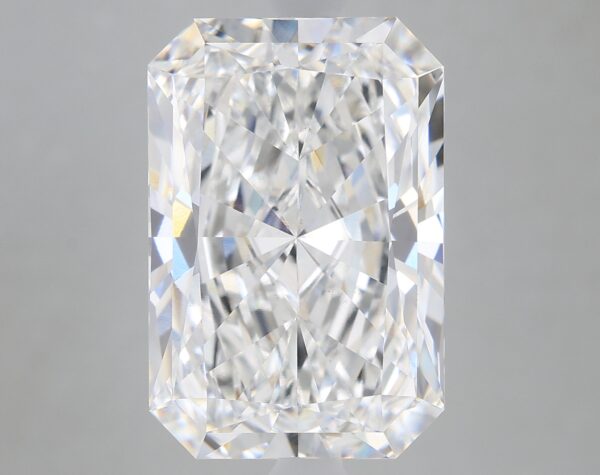 5.63 carat, E colour, VS1 clarity, Radiant shape, Lab Grown Diamond.