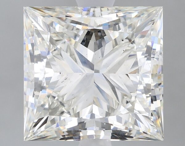 3.43 carat, G colour, VS2 clarity, Princess shape, Lab Grown Diamond.