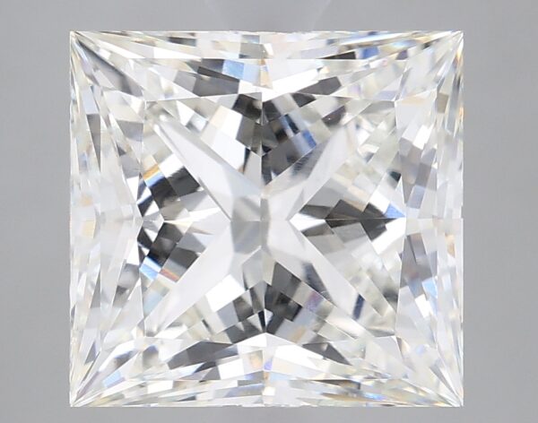 3.14 carat, G colour, VVS2 clarity, Princess shape, Lab Grown Diamond.