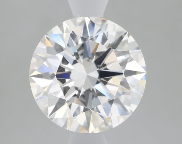 1.7 carat, G colour, VS1 clarity, Round shape, Lab Grown Diamond.