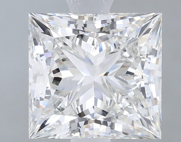 1.73 carat, G colour, VS2 clarity, Princess shape, Lab Grown Diamond.