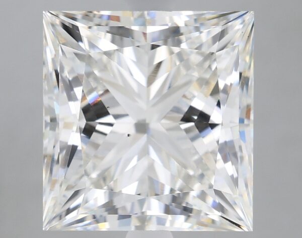 4.76 carat, G colour, VS2 clarity, Princess shape, Lab Grown Diamond.