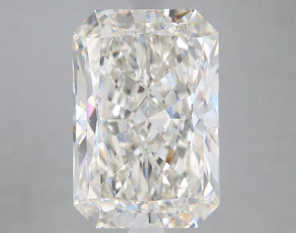 4.22 carat, G colour, VS2 clarity, Radiant shape, Lab Grown Diamond.