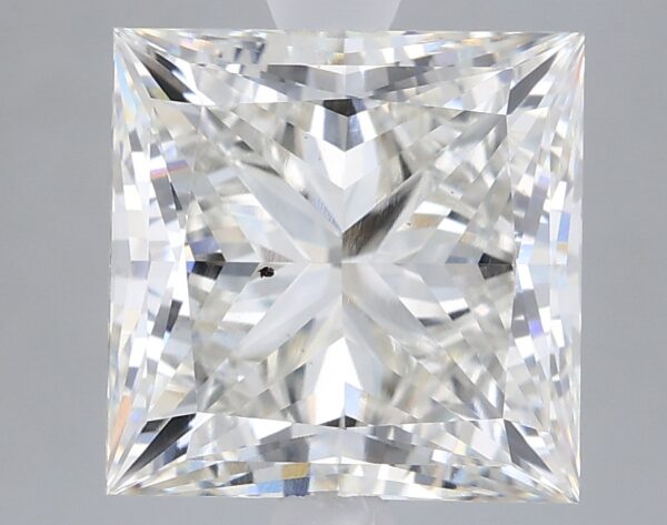 2.86 carat, G colour, VS2 clarity, Princess shape, Lab Grown Diamond.