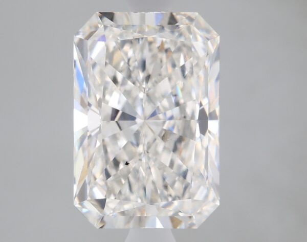 3.28 carat, G colour, VS2 clarity, Radiant shape, Lab Grown Diamond.