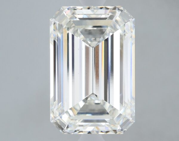 5.22 carat, G colour, VS1 clarity, Emerald shape, Lab Grown Diamond.