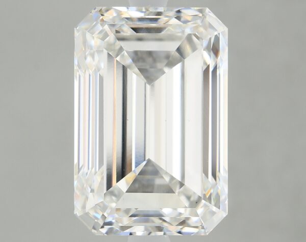 5.56 carat, F colour, VS1 clarity, Emerald shape, Lab Grown Diamond.