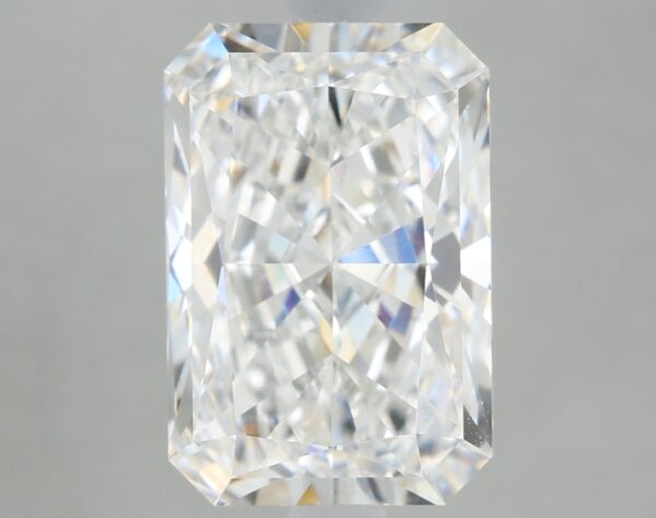 2.71 carat, E colour, VVS2 clarity, Radiant shape, Lab Grown Diamond.