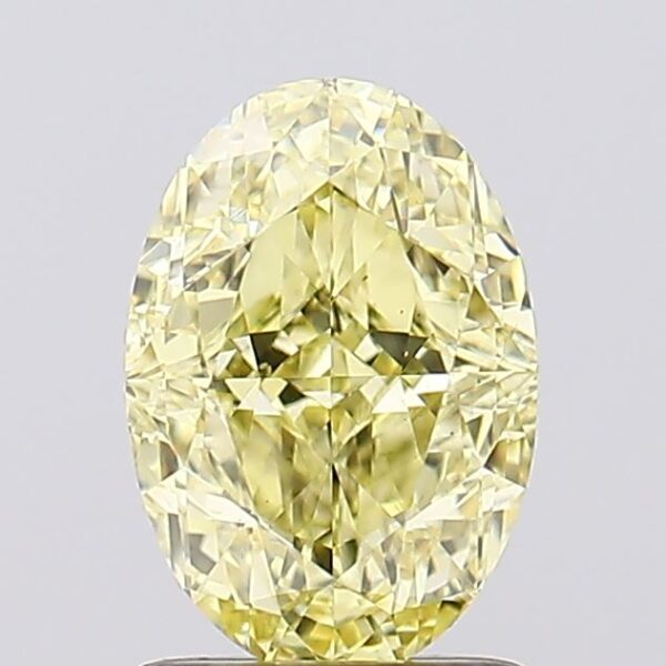 1.61 carat,  colour, VS2 clarity, Oval shape, Lab Grown Diamond.