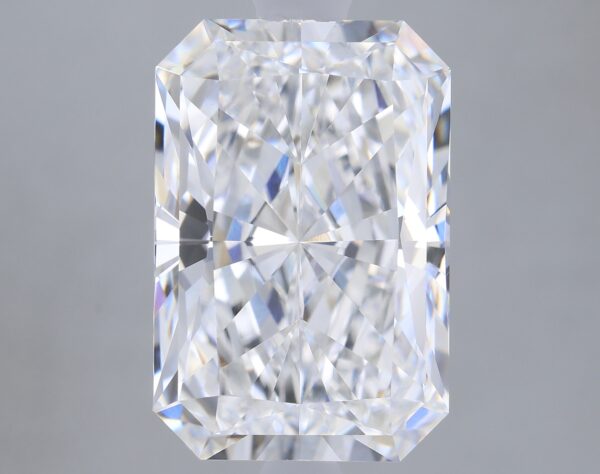 3.09 carat, E colour, VVS2 clarity, Radiant shape, Lab Grown Diamond.