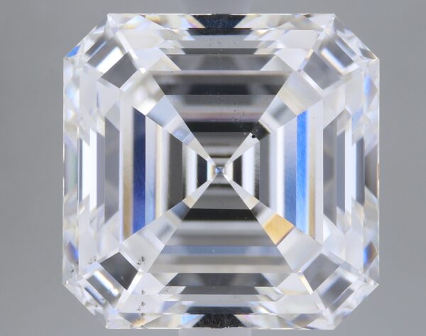 4.12 carat, E colour, VS2 clarity, Asscher shape, Lab Grown Diamond.