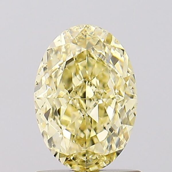 1.34 carat,  colour, VS1 clarity, Oval shape, Lab Grown Diamond.