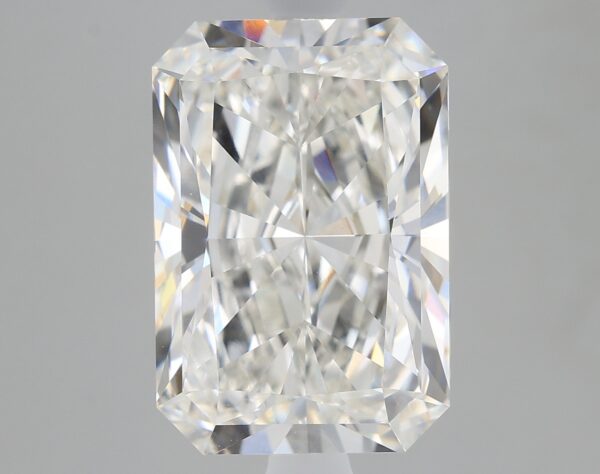 3.16 carat, G colour, VVS2 clarity, Radiant shape, Lab Grown Diamond.