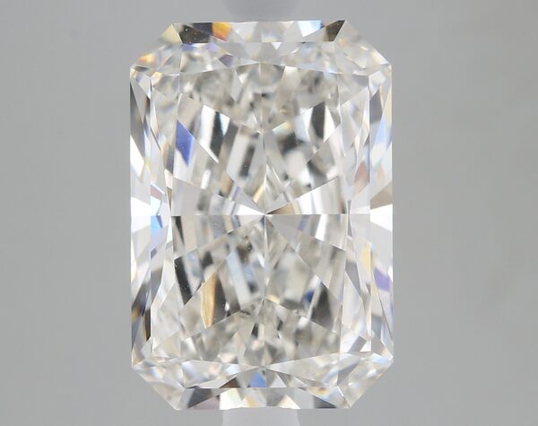 3.2 carat, G colour, VVS2 clarity, Radiant shape, Lab Grown Diamond.