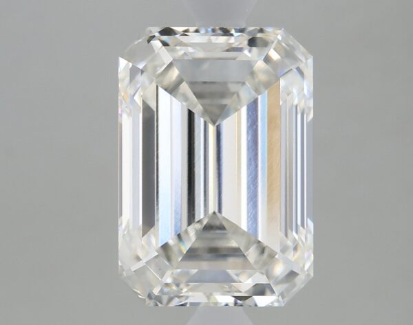 3.19 carat, G colour, VVS2 clarity, Emerald shape, Lab Grown Diamond.