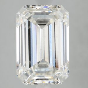 4.27 carat, G colour, VS2 clarity, Emerald shape, Lab Grown Diamond.