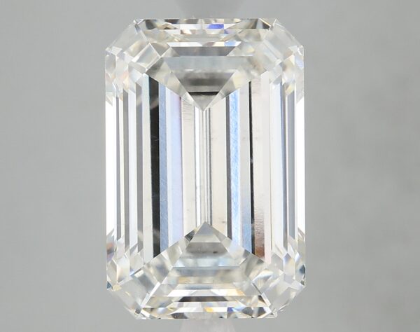 4.27 carat, G colour, VS2 clarity, Emerald shape, Lab Grown Diamond.