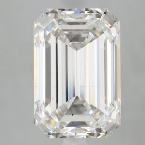 4.41 carat, G colour, VS2 clarity, Emerald shape, Lab Grown Diamond.