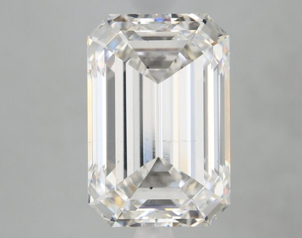 4.41 carat, G colour, VS2 clarity, Emerald shape, Lab Grown Diamond.