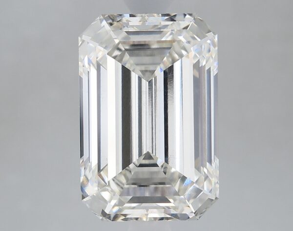 3.2 carat, G colour, VS2 clarity, Emerald shape, Lab Grown Diamond.