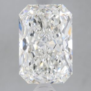 2.58 carat, F colour, IF clarity, Radiant shape, Lab Grown Diamond.