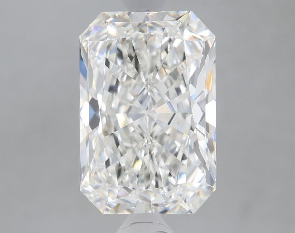 2.58 carat, F colour, IF clarity, Radiant shape, Lab Grown Diamond.