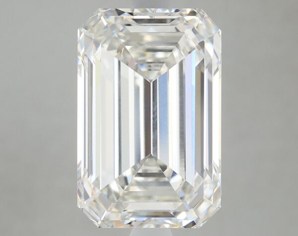 4.67 carat, G colour, VS1 clarity, Emerald shape, Lab Grown Diamond.