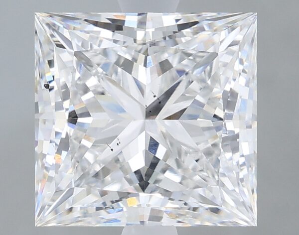 2.71 carat, E colour, VS2 clarity, Princess shape, Lab Grown Diamond.
