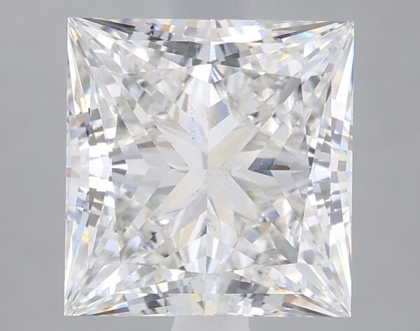 2.66 carat, G colour, VS2 clarity, Princess shape, Lab Grown Diamond.