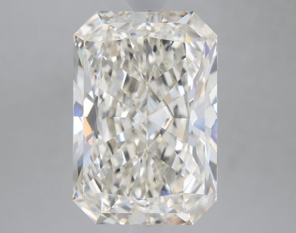5.3 carat, G colour, VVS1 clarity, Radiant shape, Lab Grown Diamond.
