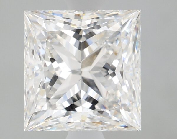 2.23 carat, E colour, VVS2 clarity, Princess shape, Lab Grown Diamond.