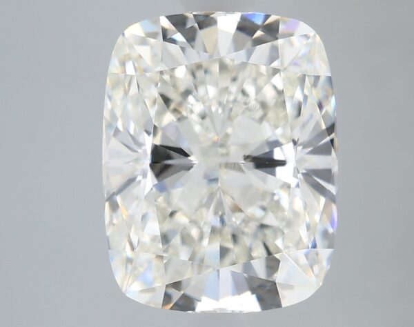 3.14 carat, G colour, VVS2 clarity, Cushion shape, Lab Grown Diamond.