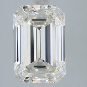 4.15 carat, H colour, VS1 clarity, Emerald shape, Lab Grown Diamond.