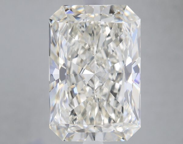 6.46 carat, H colour, VS1 clarity, Radiant shape, Lab Grown Diamond.