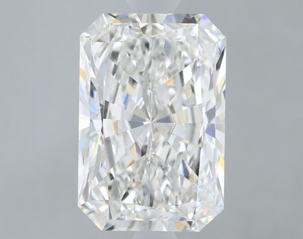 3.08 carat, G colour, VS1 clarity, Radiant shape, Lab Grown Diamond.