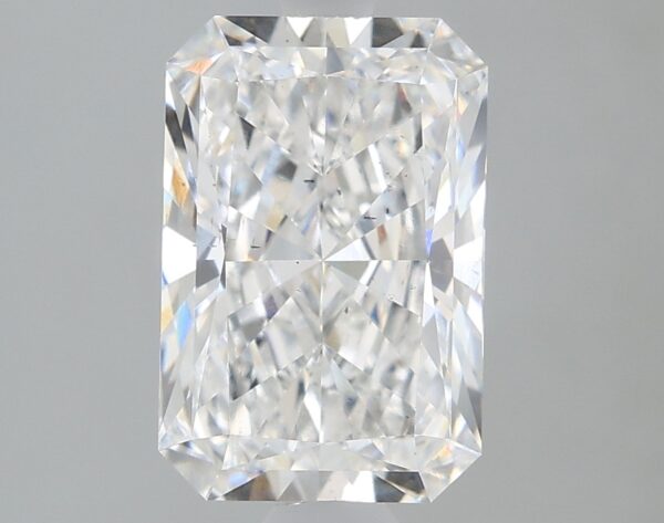 1.48 carat, E colour, VS2 clarity, Radiant shape, Lab Grown Diamond.