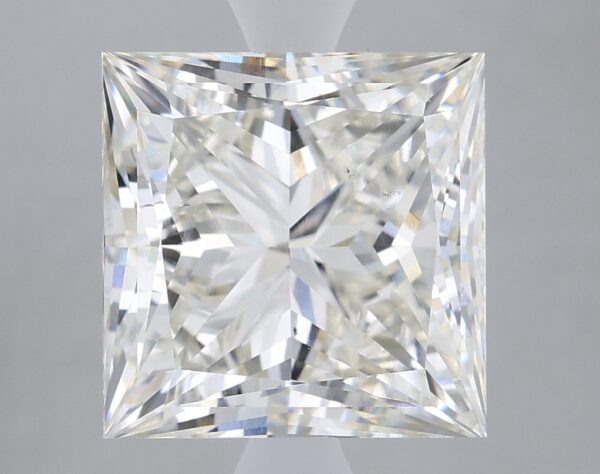 3.73 carat, H colour, VS2 clarity, Princess shape, Lab Grown Diamond.