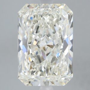 5.14 carat, I colour, VS2 clarity, Radiant shape, Lab Grown Diamond.