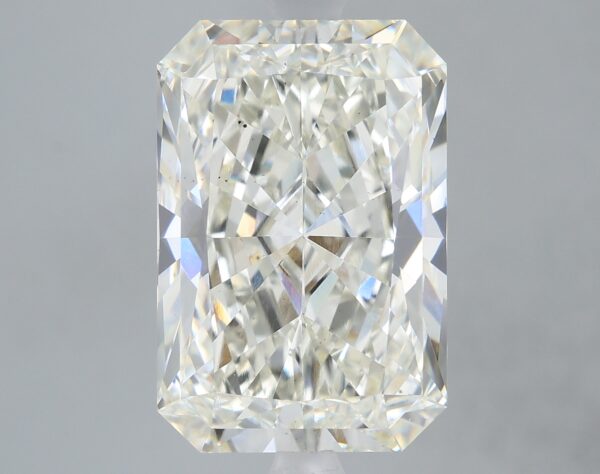5.14 carat, I colour, VS2 clarity, Radiant shape, Lab Grown Diamond.