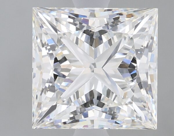 2.72 carat, F colour, VVS1 clarity, Princess shape, Lab Grown Diamond.