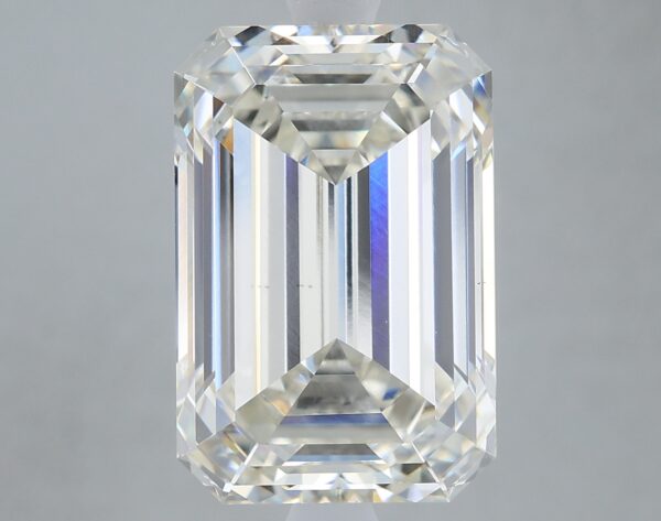 5.06 carat, H colour, VS1 clarity, Emerald shape, Lab Grown Diamond.
