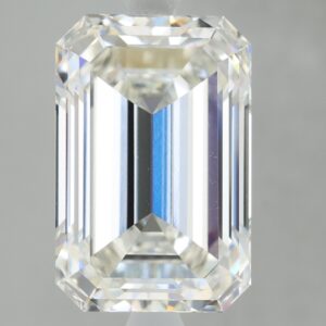 5.38 carat, H colour, VS1 clarity, Emerald shape, Lab Grown Diamond.