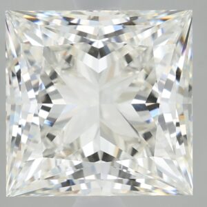 3.27 carat, H colour, VVS2 clarity, Princess shape, Lab Grown Diamond.