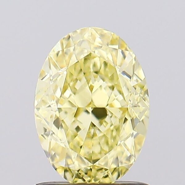 1.35 carat,  colour, VS1 clarity, Oval shape, Lab Grown Diamond.