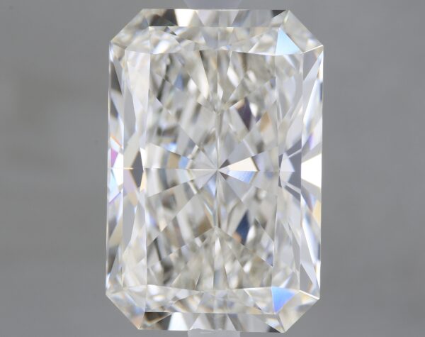 5.13 carat, H colour, VVS2 clarity, Radiant shape, Lab Grown Diamond.
